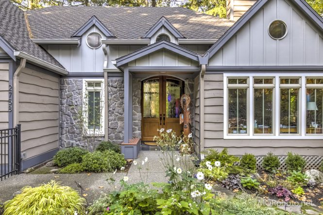Featured image for Tips on Choosing Exterior Colors That Complement Your Architecture